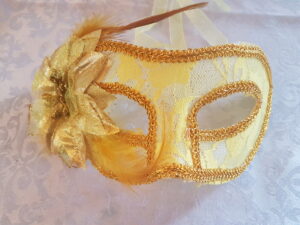 Gul maskerade maske