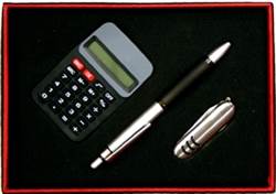 Gavesett penn kalkulator lommekniv