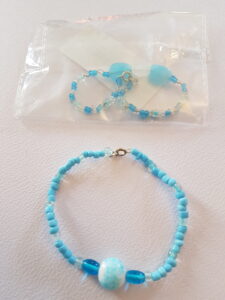 Girl's bracelet blue beads