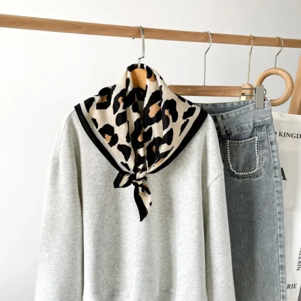 Casual leopard scarf