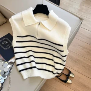 Strikket ermløs topp med striper knit striped top