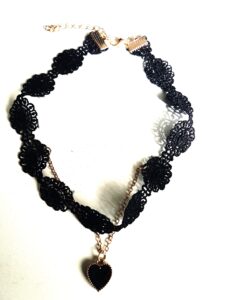 Retro black lace choker