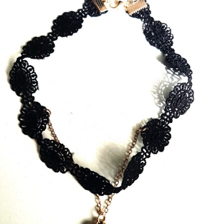 Retro black lace choker