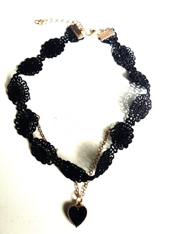 Retro black lace choker