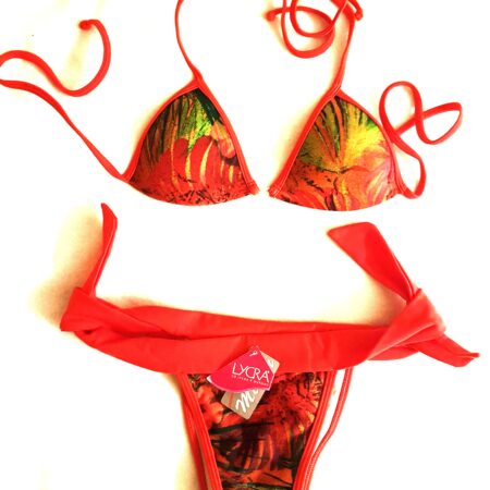 Oransje blomstret bikini